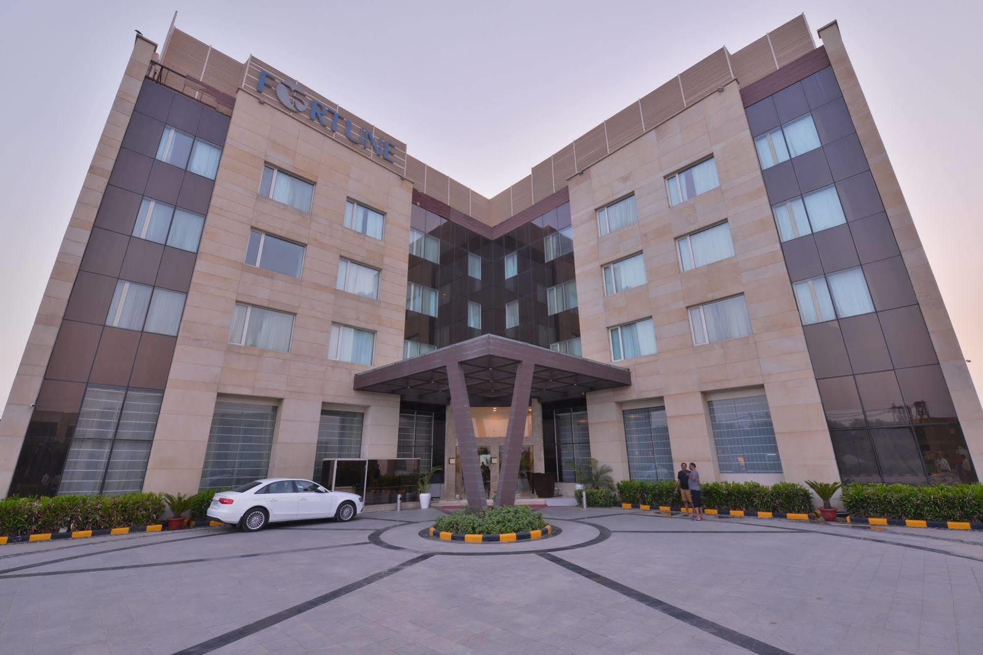 Fortune Park Orange, Sidhrawali, Gurugram - Member Itc Hotels' Group Bhiwadi Dış mekan fotoğraf
